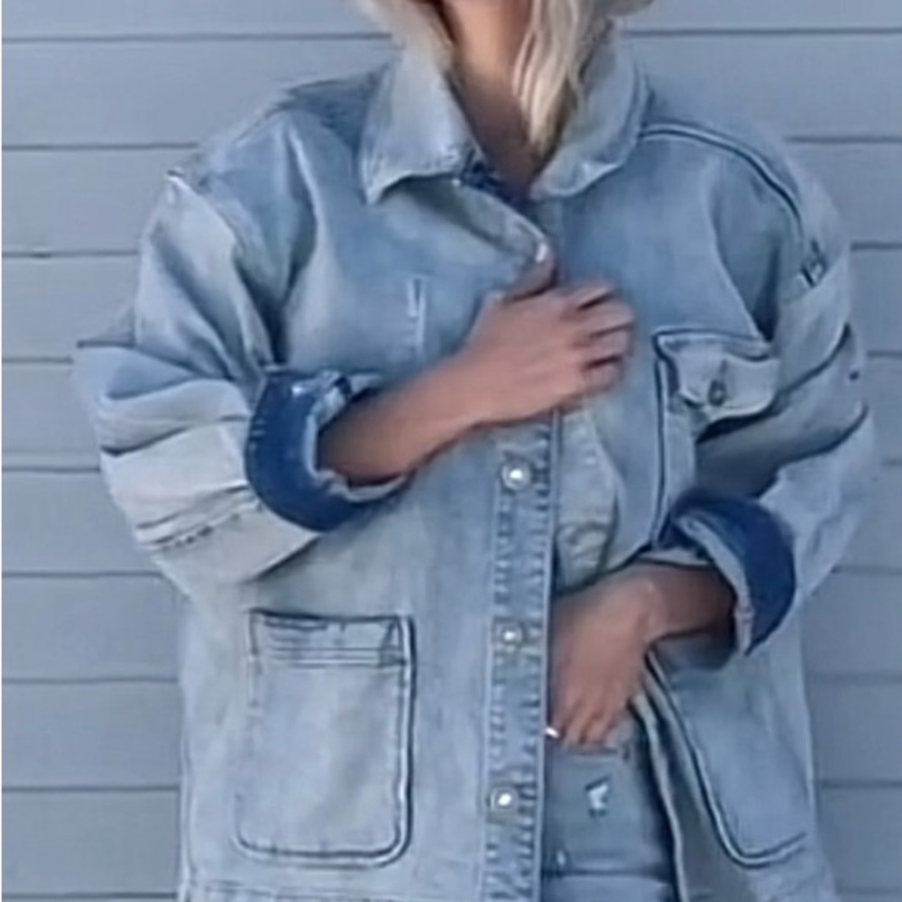 LNDN NWT oversized soft denim jacket. Small